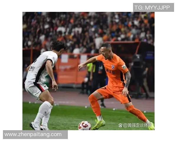 意甲激战莱比锡与巴黎圣日耳曼战成平局帽子戏法引发争议判罚热议