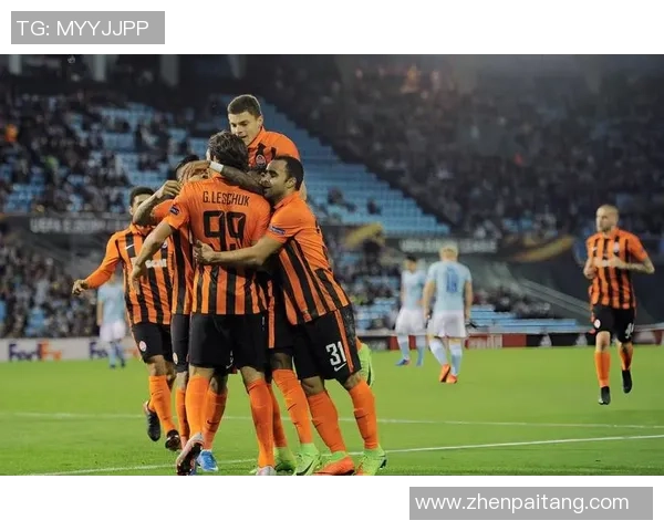 西甲激战皇马险胜本菲卡红牌争议引发全场热议与焦点分析