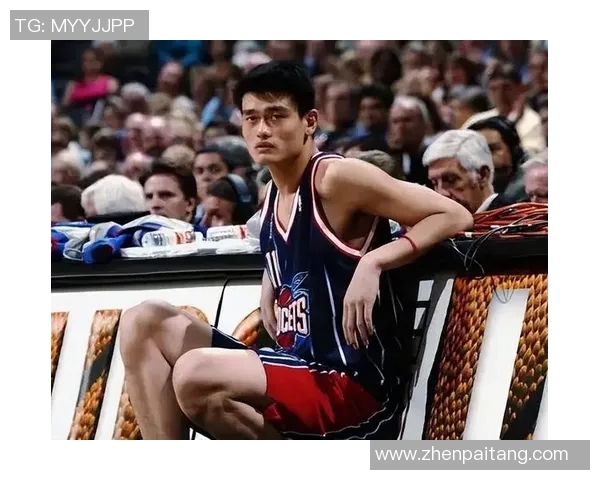 姚明街头偶遇球迷热情互动引发围观瞬间成网红话题