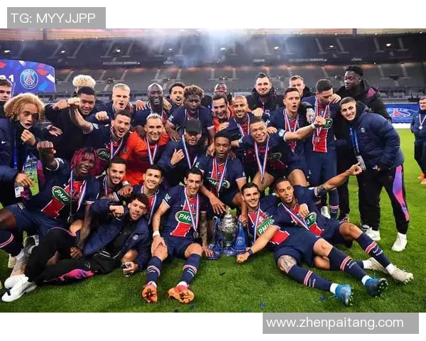 欧冠激战巴黎圣日耳曼与那不勒斯战平帽子戏法引发热议与转会传闻