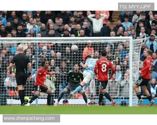 英超激战：多特蒙德与曼城战成平局绝杀瞬间引发争议判罚热议